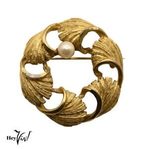 Vintage BSK Circle Pin Brooch w Pearl Open Work Design 1 1/2" Across - Hey Viv